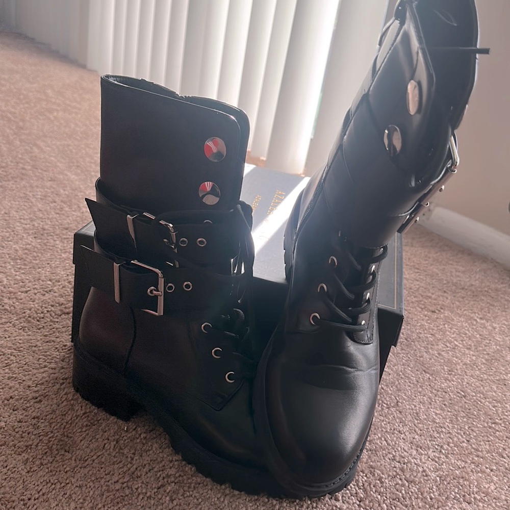 Azelea Wang London Black Zip up Boots